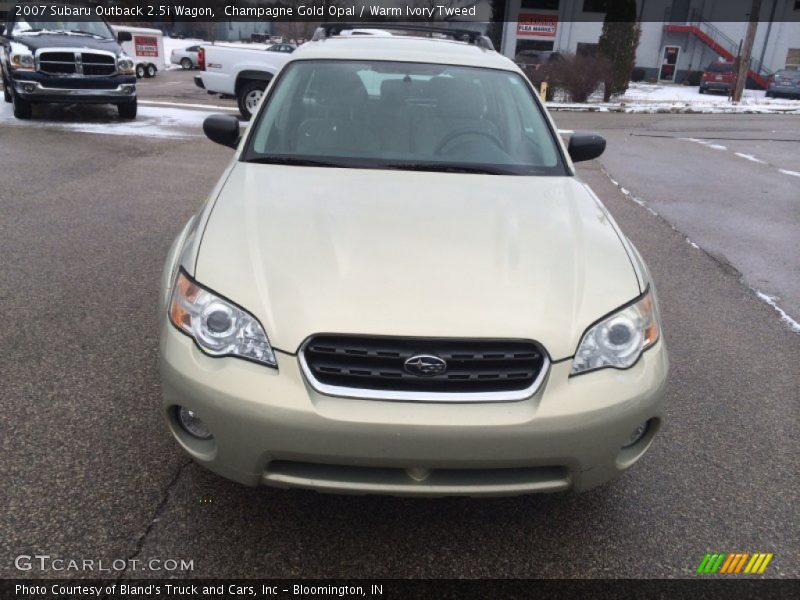 Champagne Gold Opal / Warm Ivory Tweed 2007 Subaru Outback 2.5i Wagon