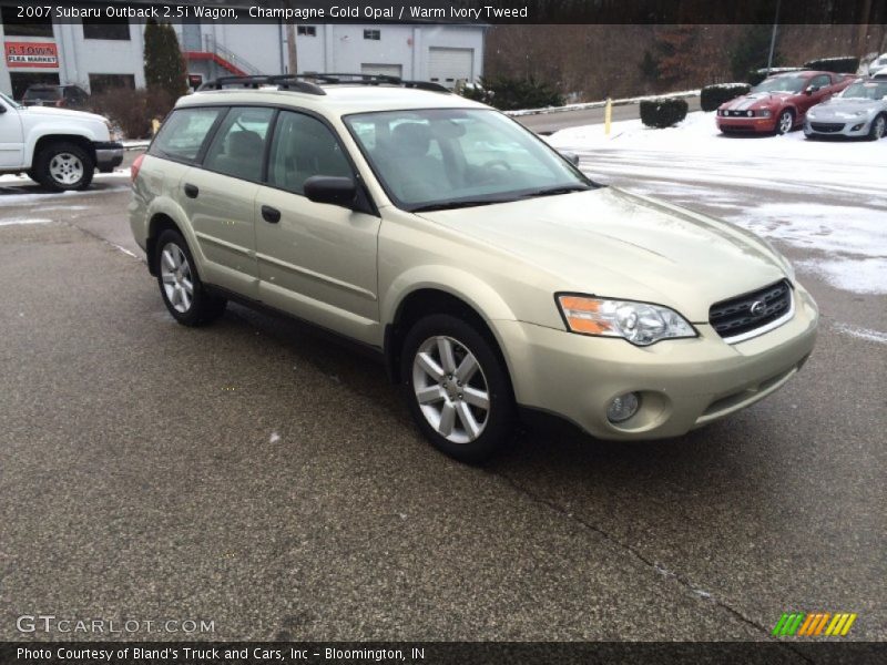 Champagne Gold Opal / Warm Ivory Tweed 2007 Subaru Outback 2.5i Wagon