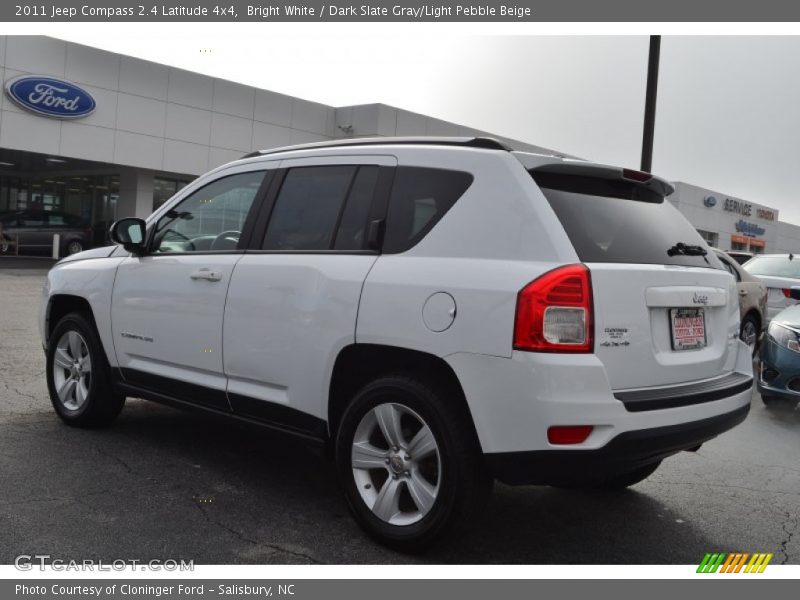 Bright White / Dark Slate Gray/Light Pebble Beige 2011 Jeep Compass 2.4 Latitude 4x4