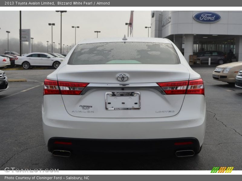 Blizzard White Pearl / Almond 2013 Toyota Avalon Limited