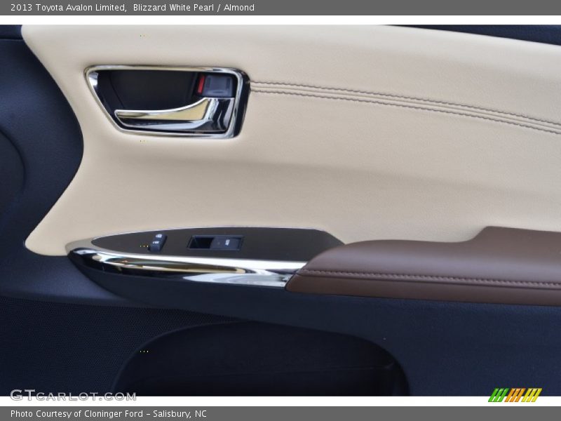 Blizzard White Pearl / Almond 2013 Toyota Avalon Limited