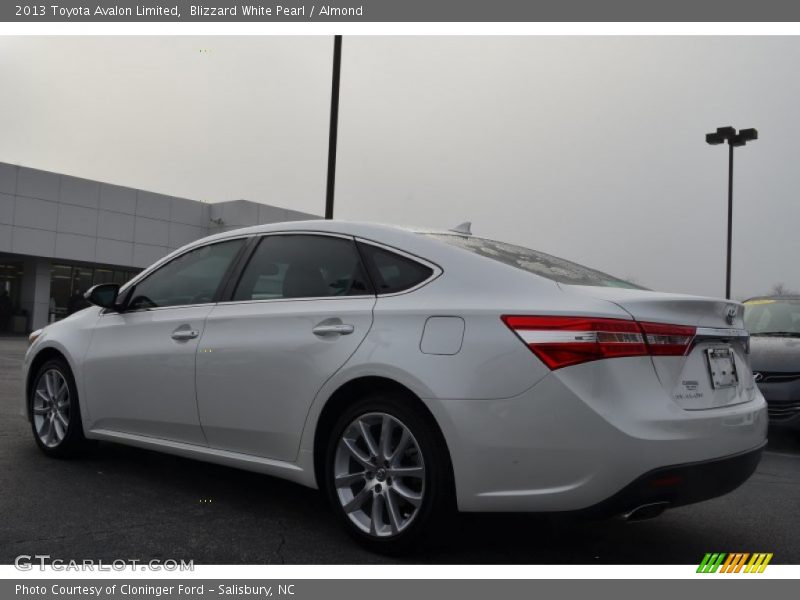 Blizzard White Pearl / Almond 2013 Toyota Avalon Limited