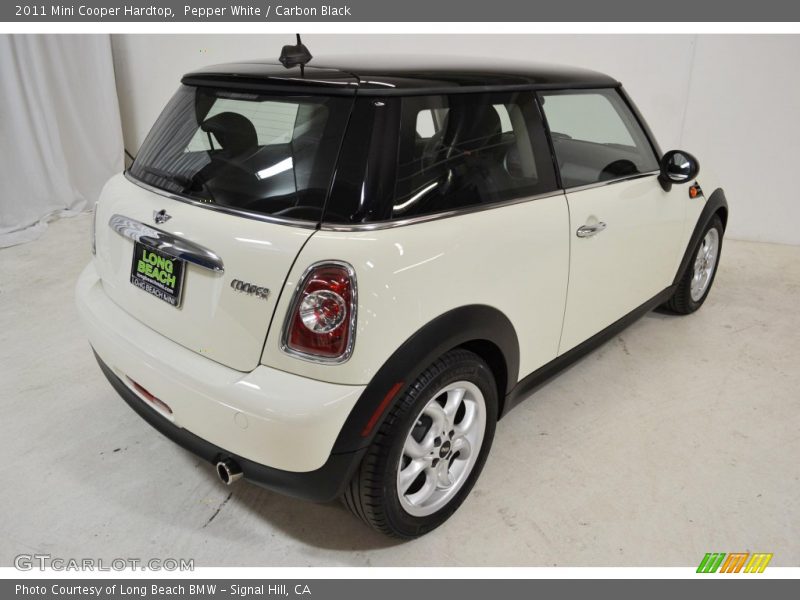 Pepper White / Carbon Black 2011 Mini Cooper Hardtop