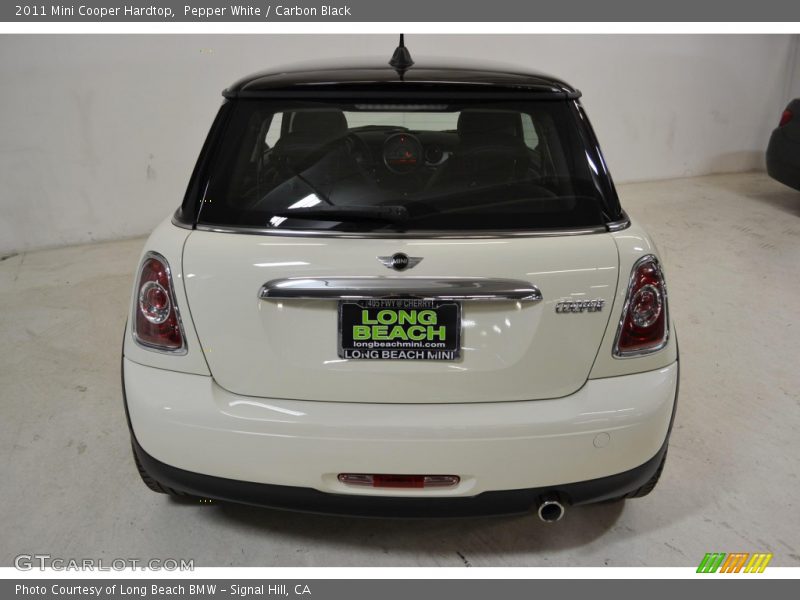 Pepper White / Carbon Black 2011 Mini Cooper Hardtop