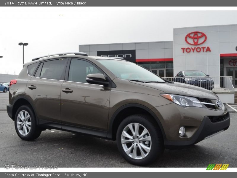 Front 3/4 View of 2014 RAV4 Limited