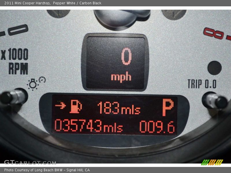 Pepper White / Carbon Black 2011 Mini Cooper Hardtop