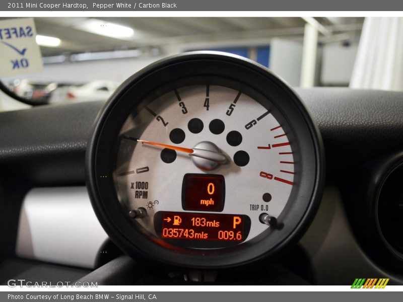 Pepper White / Carbon Black 2011 Mini Cooper Hardtop