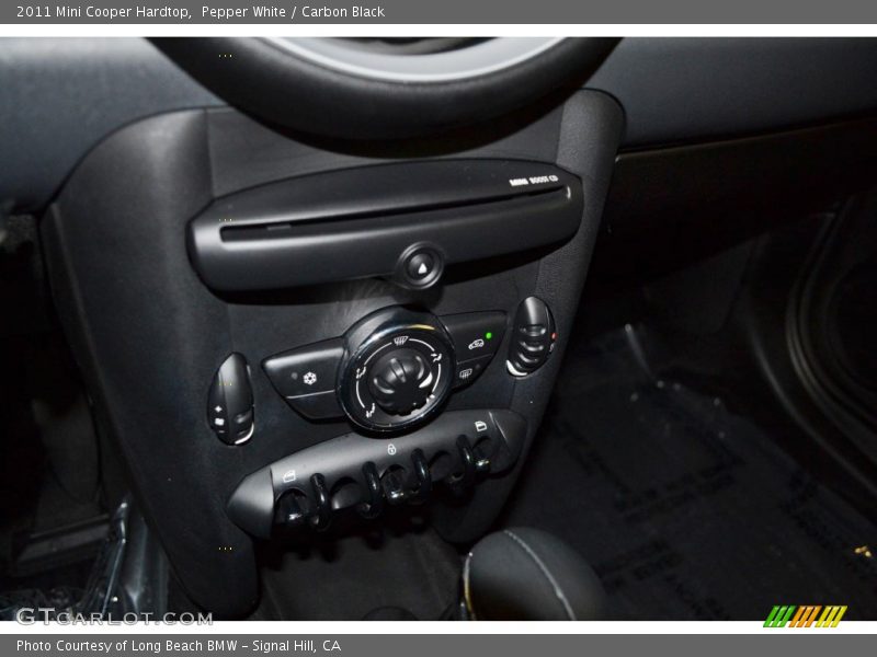 Pepper White / Carbon Black 2011 Mini Cooper Hardtop