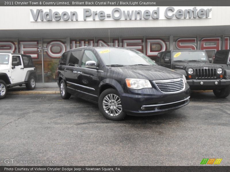 Brilliant Black Crystal Pearl / Black/Light Graystone 2011 Chrysler Town & Country Limited