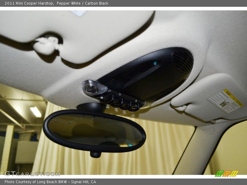 Pepper White / Carbon Black 2011 Mini Cooper Hardtop