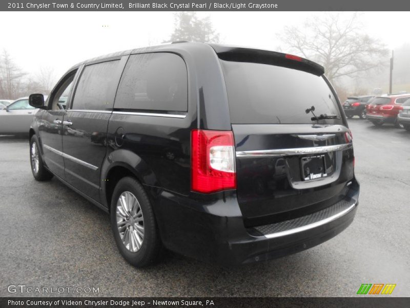 Brilliant Black Crystal Pearl / Black/Light Graystone 2011 Chrysler Town & Country Limited