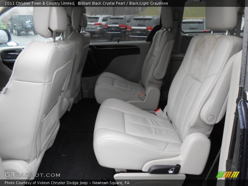 Brilliant Black Crystal Pearl / Black/Light Graystone 2011 Chrysler Town & Country Limited