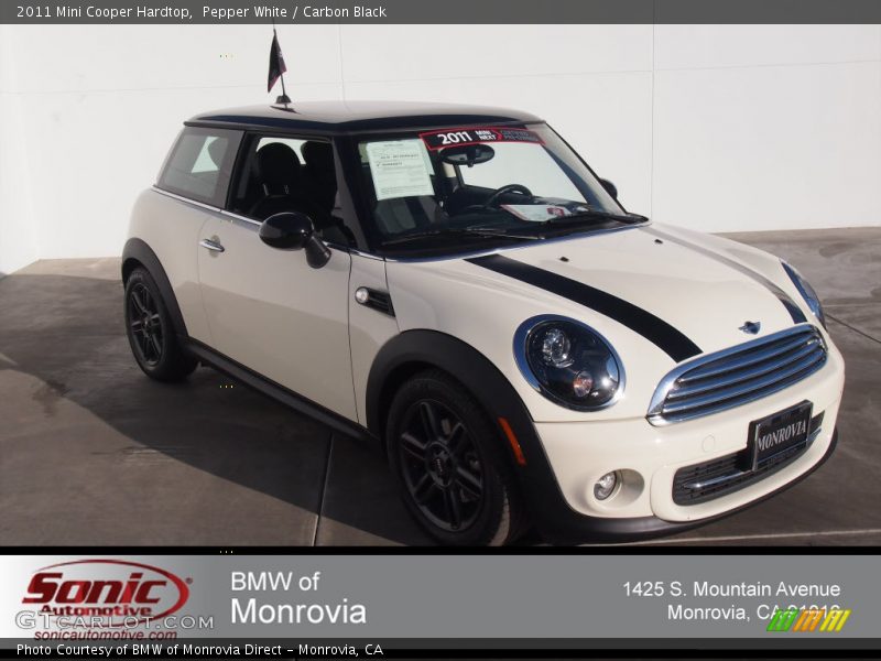 Pepper White / Carbon Black 2011 Mini Cooper Hardtop