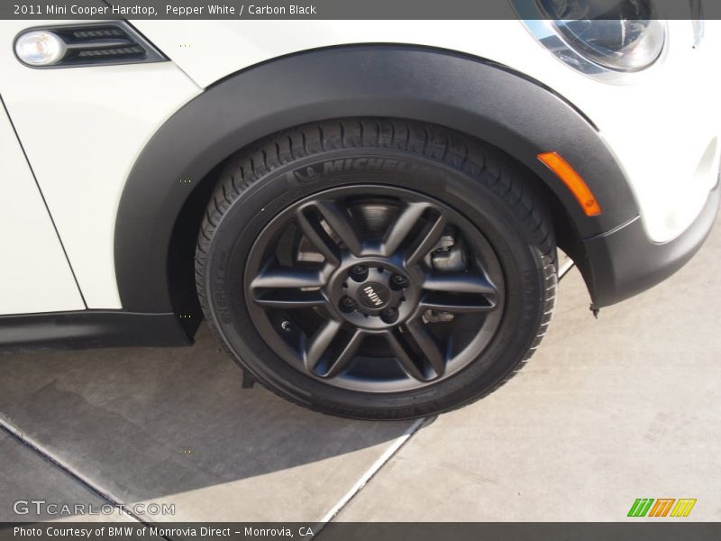 Pepper White / Carbon Black 2011 Mini Cooper Hardtop