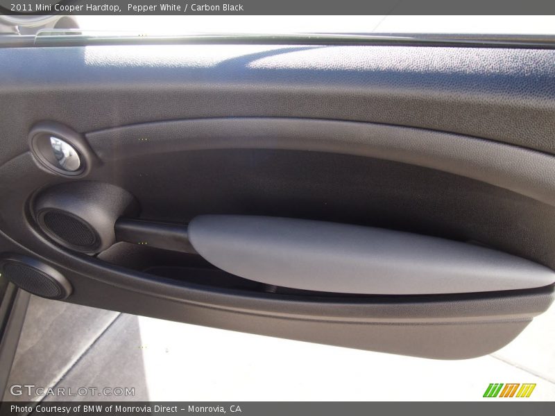 Pepper White / Carbon Black 2011 Mini Cooper Hardtop