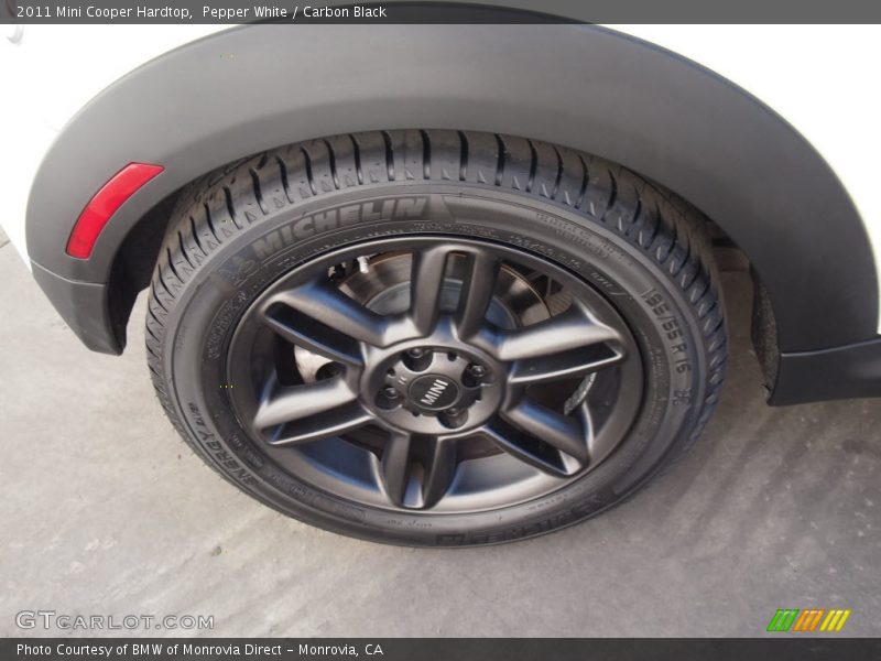 Pepper White / Carbon Black 2011 Mini Cooper Hardtop