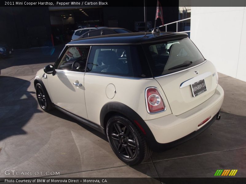 Pepper White / Carbon Black 2011 Mini Cooper Hardtop