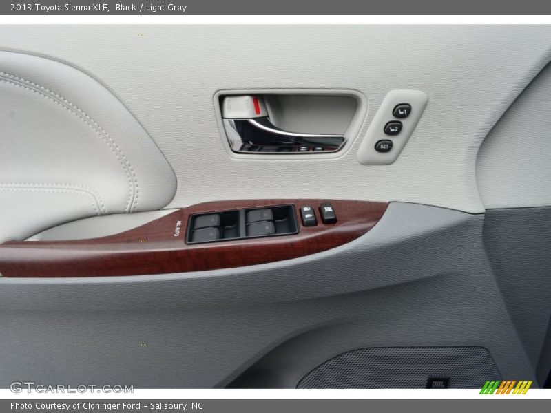 Black / Light Gray 2013 Toyota Sienna XLE