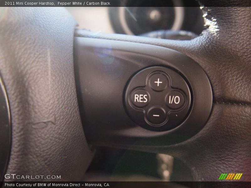 Pepper White / Carbon Black 2011 Mini Cooper Hardtop