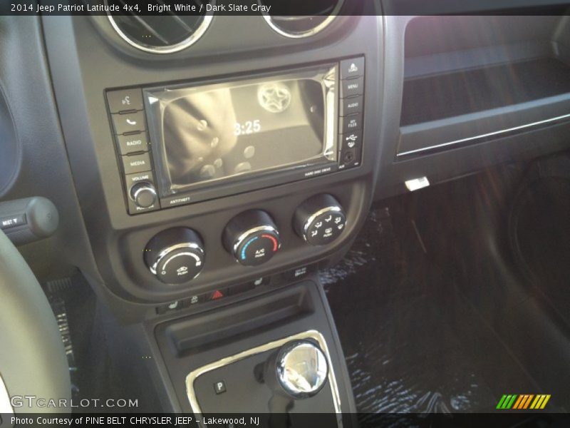 Bright White / Dark Slate Gray 2014 Jeep Patriot Latitude 4x4