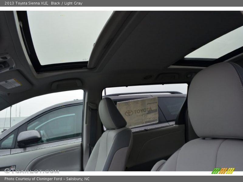 Black / Light Gray 2013 Toyota Sienna XLE