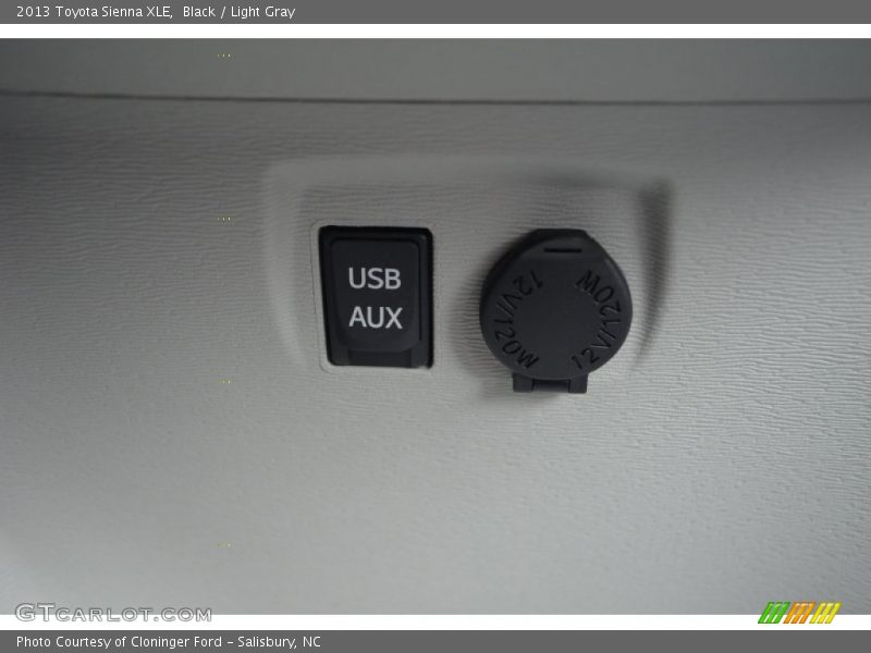 Black / Light Gray 2013 Toyota Sienna XLE