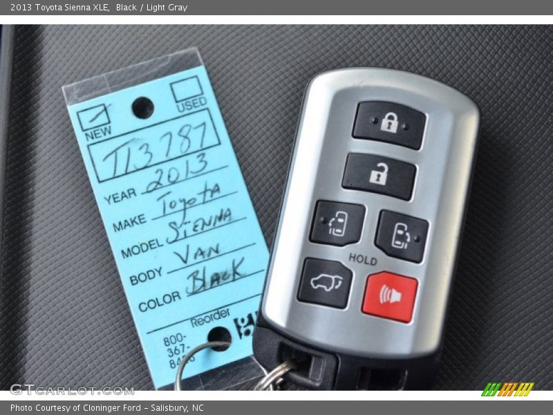 Black / Light Gray 2013 Toyota Sienna XLE