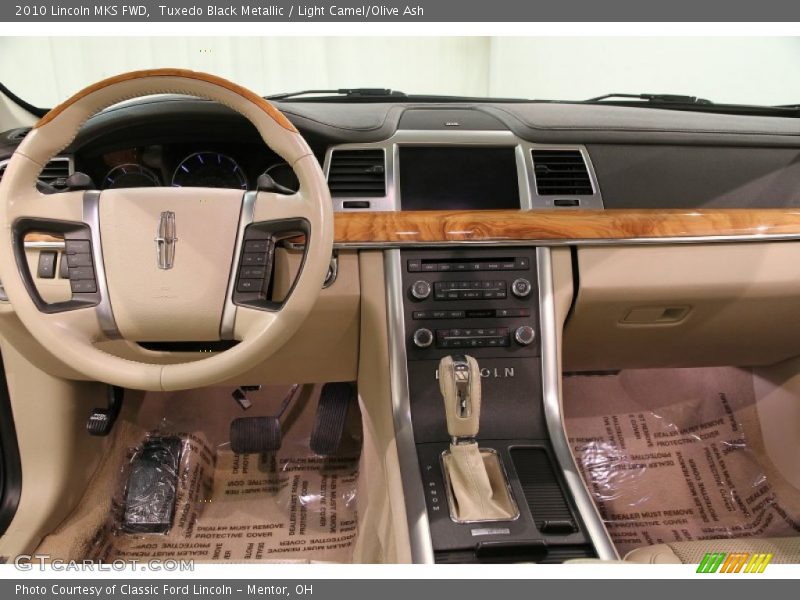 Tuxedo Black Metallic / Light Camel/Olive Ash 2010 Lincoln MKS FWD