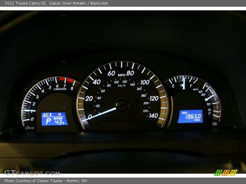Classic Silver Metallic / Black/Ash 2012 Toyota Camry SE