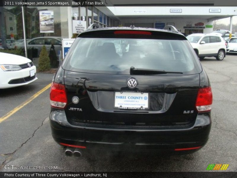 Black / Titan Black 2011 Volkswagen Jetta S SportWagen