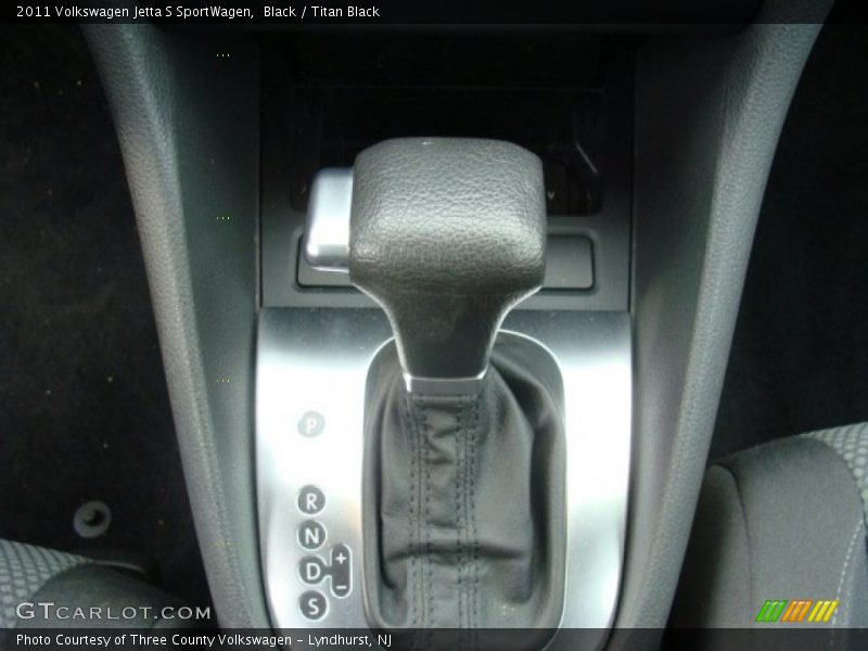 Black / Titan Black 2011 Volkswagen Jetta S SportWagen