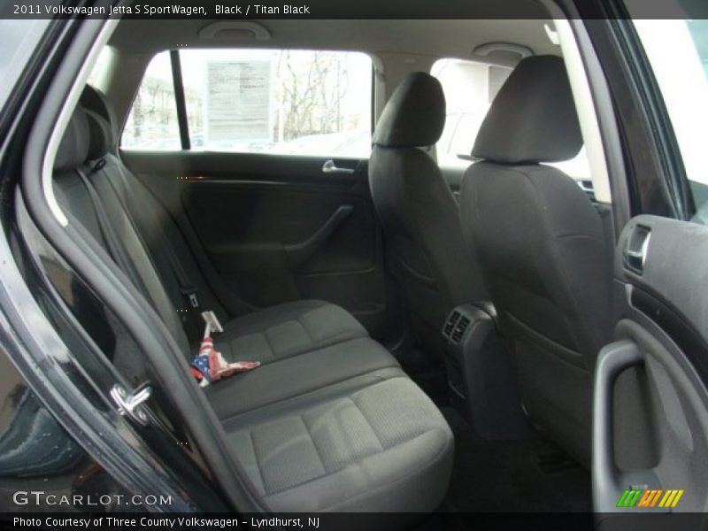 Black / Titan Black 2011 Volkswagen Jetta S SportWagen