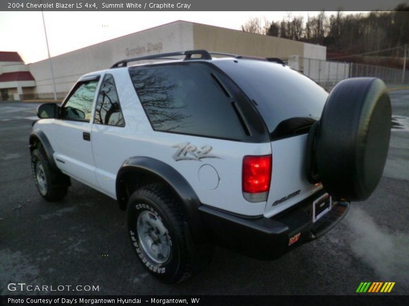Summit White / Graphite Gray 2004 Chevrolet Blazer LS 4x4