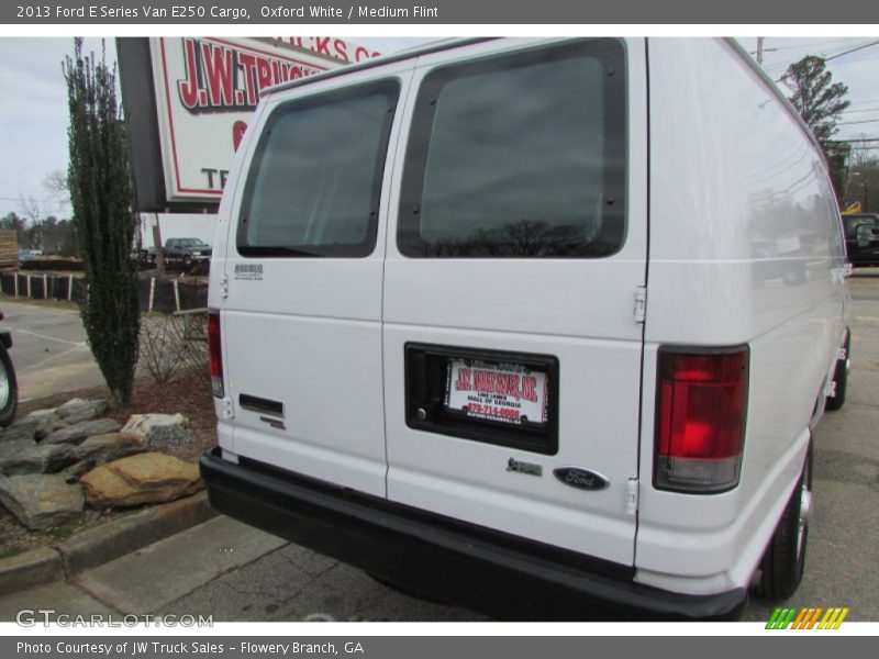 Oxford White / Medium Flint 2013 Ford E Series Van E250 Cargo