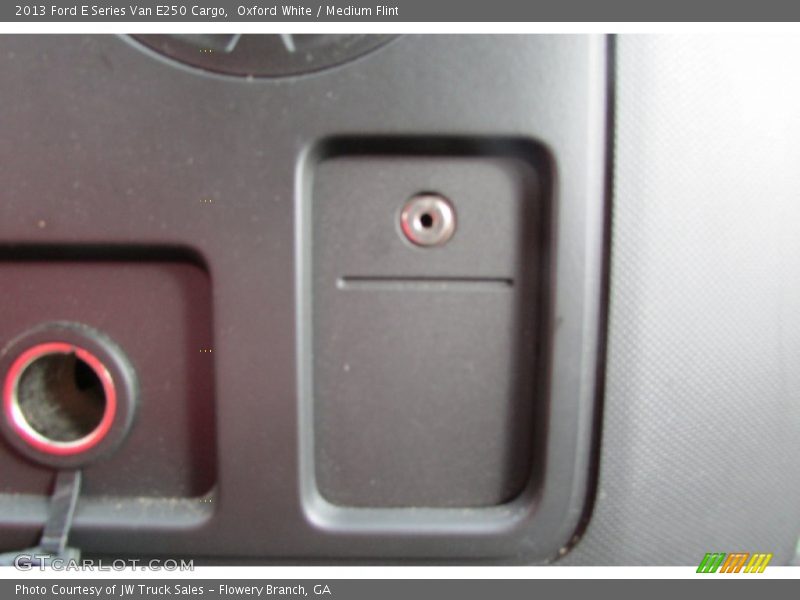 Oxford White / Medium Flint 2013 Ford E Series Van E250 Cargo
