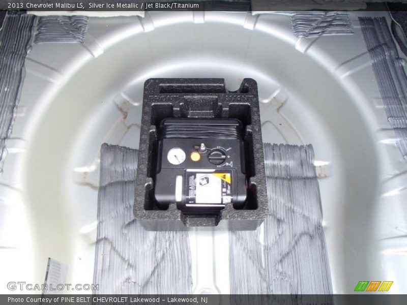 Silver Ice Metallic / Jet Black/Titanium 2013 Chevrolet Malibu LS