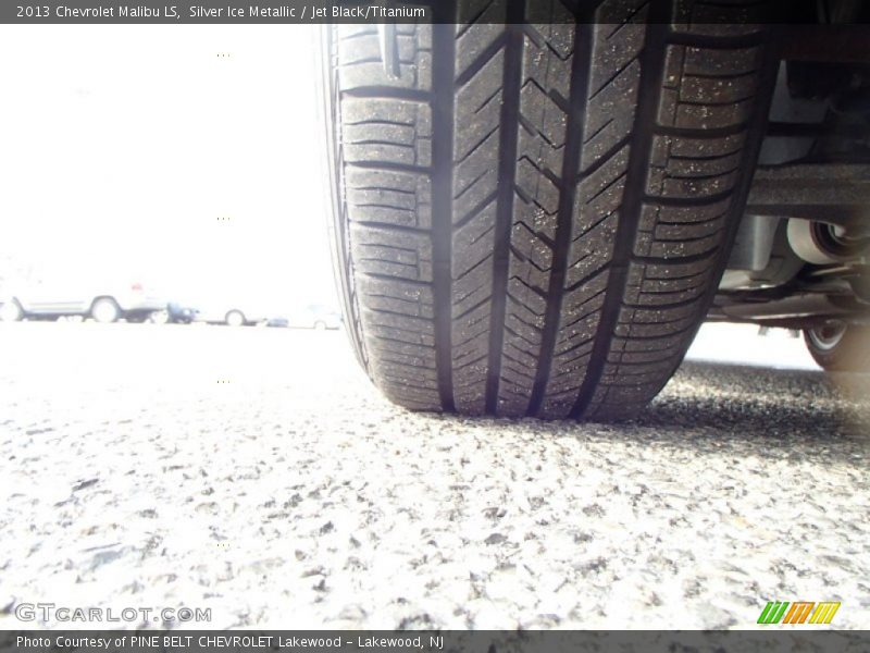 Silver Ice Metallic / Jet Black/Titanium 2013 Chevrolet Malibu LS