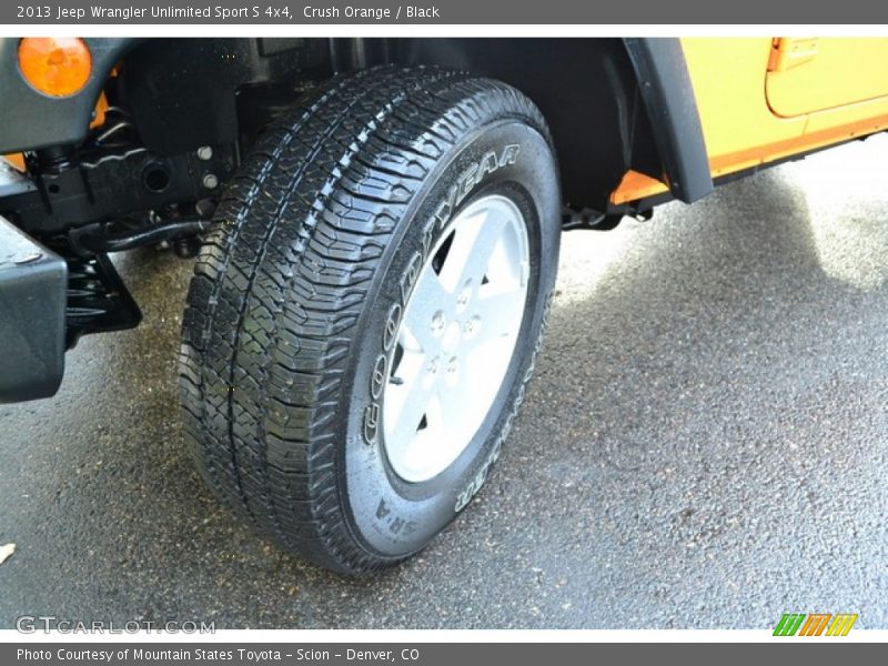 Crush Orange / Black 2013 Jeep Wrangler Unlimited Sport S 4x4