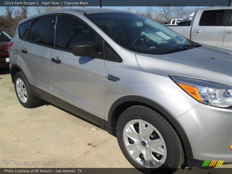 Ingot Silver / Charcoal Black 2014 Ford Escape S