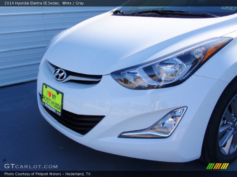 White / Gray 2014 Hyundai Elantra SE Sedan