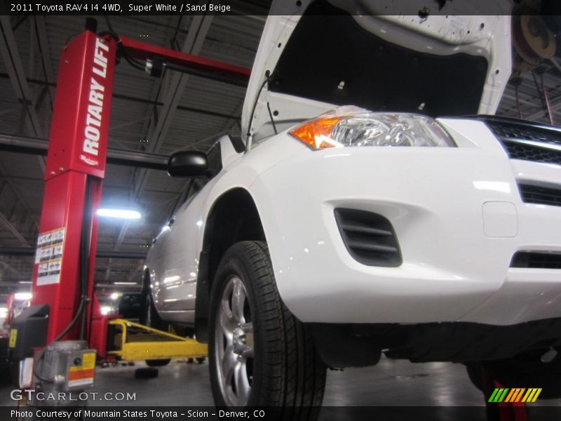 Super White / Sand Beige 2011 Toyota RAV4 I4 4WD