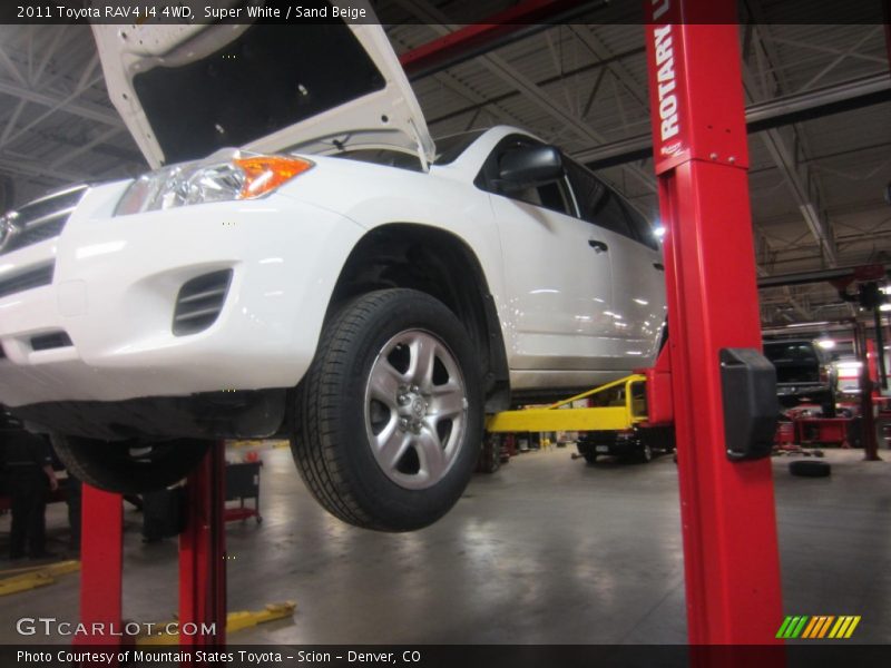 Super White / Sand Beige 2011 Toyota RAV4 I4 4WD