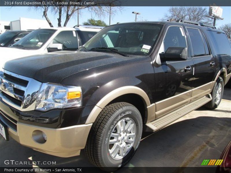Front 3/4 View of 2014 Expedition EL XLT