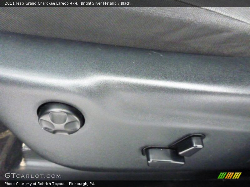 Bright Silver Metallic / Black 2011 Jeep Grand Cherokee Laredo 4x4