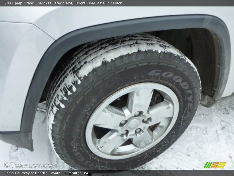 Bright Silver Metallic / Black 2011 Jeep Grand Cherokee Laredo 4x4