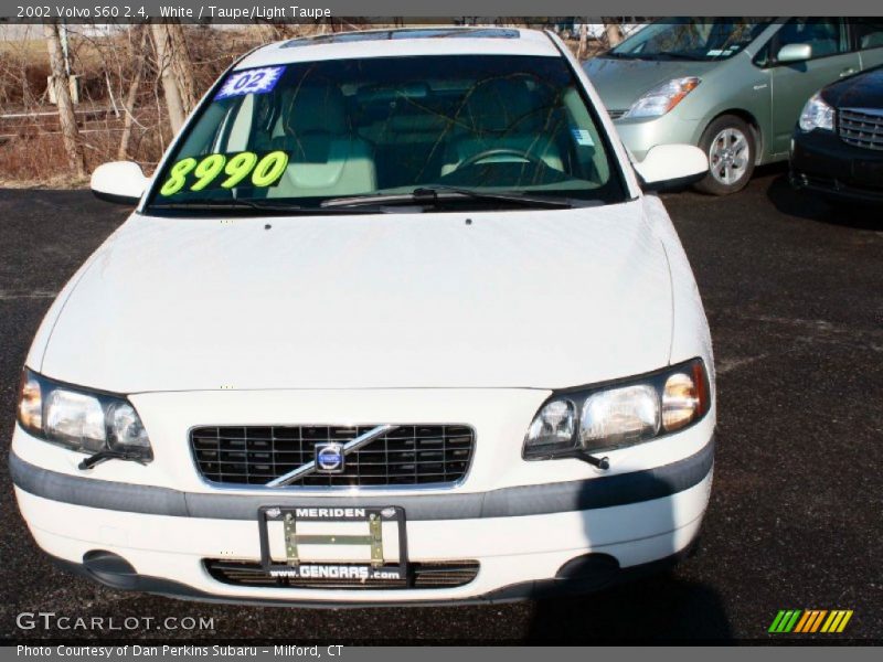 White / Taupe/Light Taupe 2002 Volvo S60 2.4