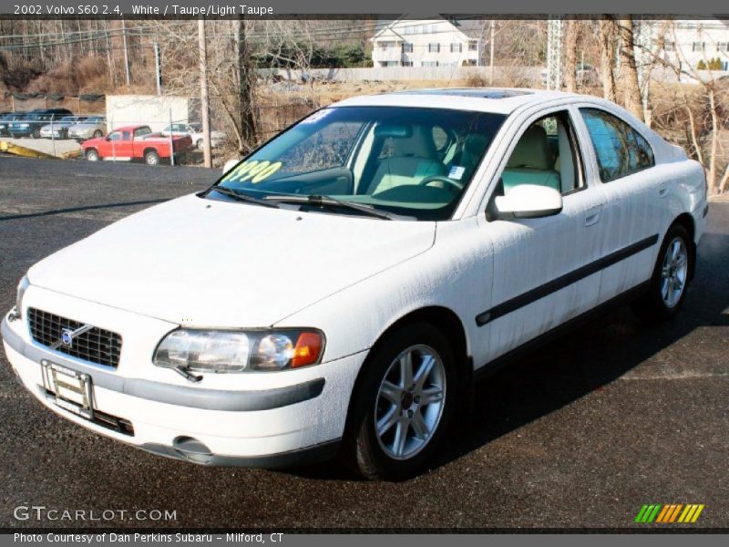White / Taupe/Light Taupe 2002 Volvo S60 2.4