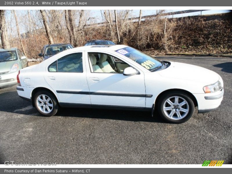 White / Taupe/Light Taupe 2002 Volvo S60 2.4