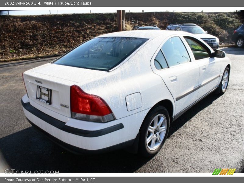White / Taupe/Light Taupe 2002 Volvo S60 2.4