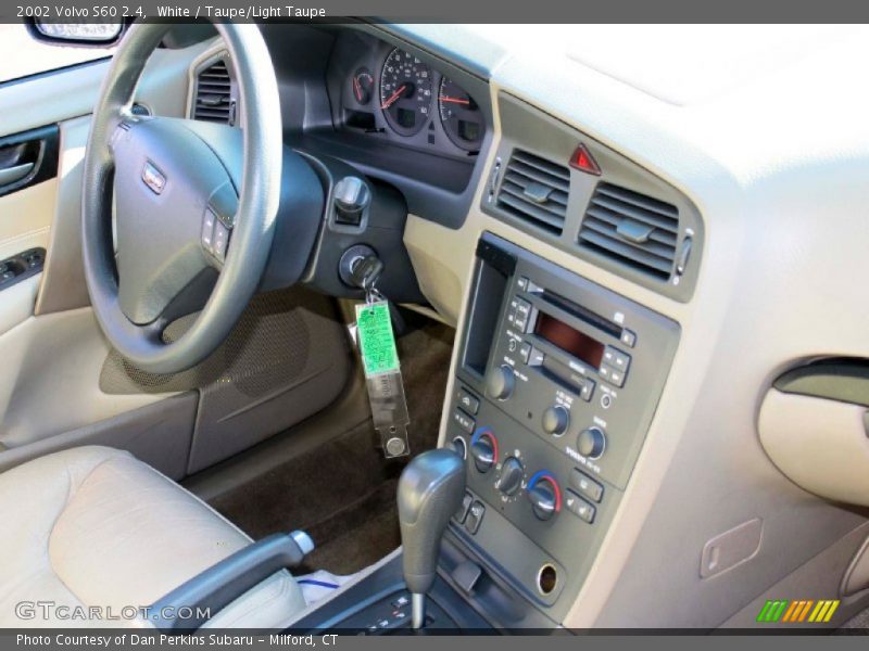 White / Taupe/Light Taupe 2002 Volvo S60 2.4